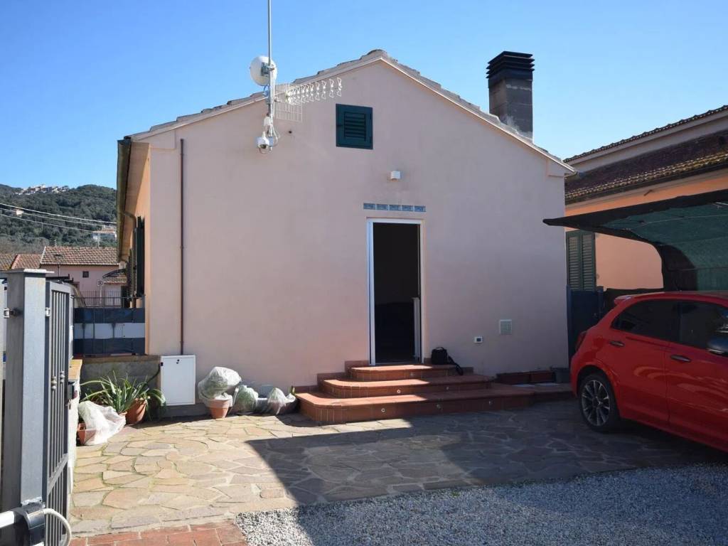 casa indipendente in vendita a Gavorrano in zona Bagno di Gavorrano