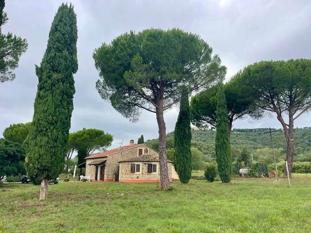 casa indipendente in vendita a Gavorrano in zona Giuncarico