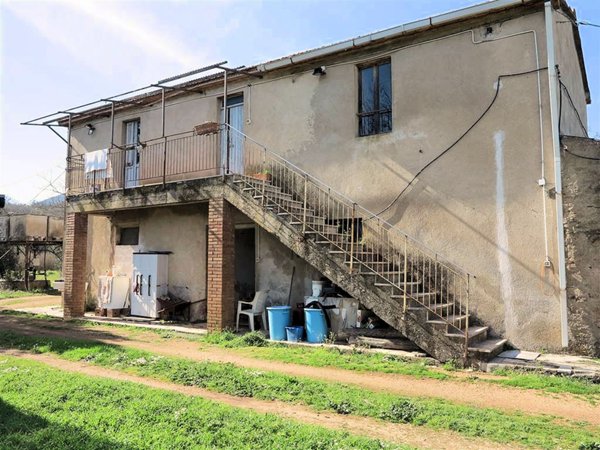 rudere in vendita a Gavorrano in zona Ravi