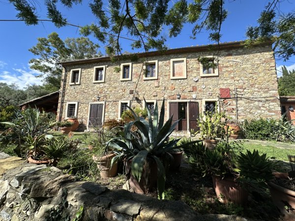 casa indipendente in vendita a Gavorrano in zona Giuncarico