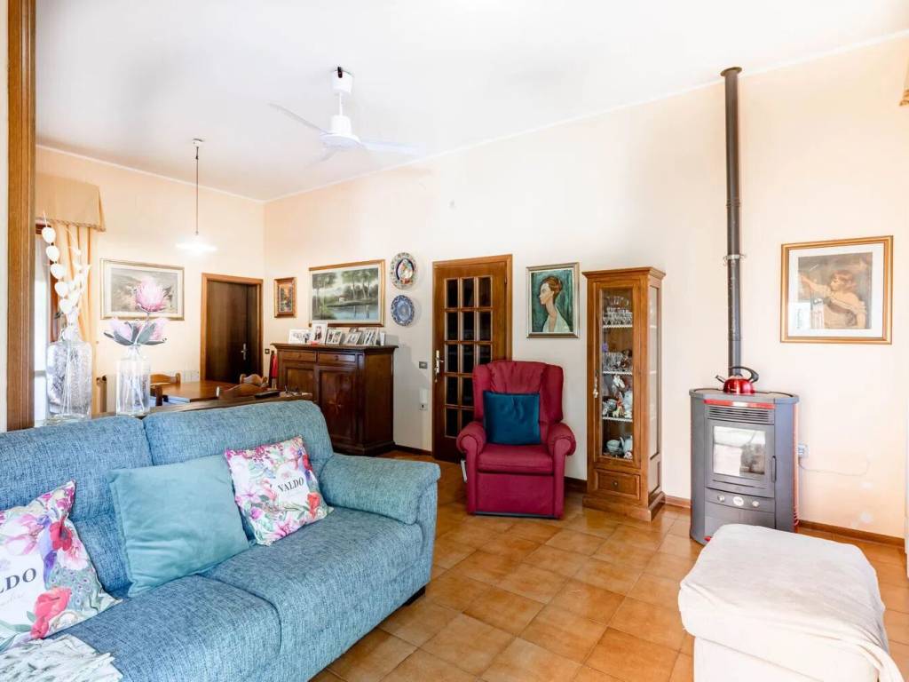 casa indipendente in vendita a Gavorrano