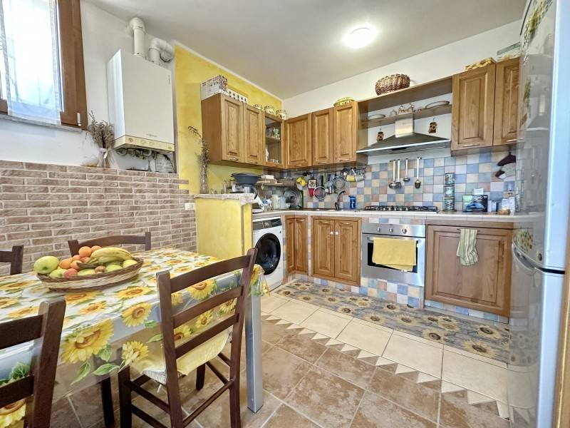 appartamento in vendita a Gavorrano in zona Ravi