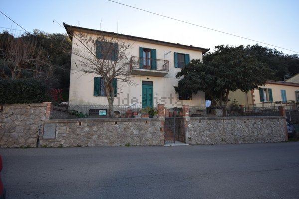 casa indipendente in vendita a Gavorrano