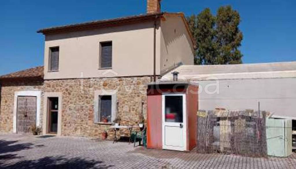 locale commerciale in vendita a Gavorrano