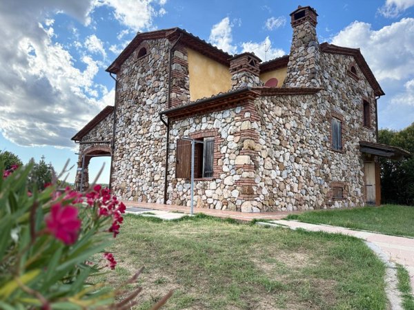 casa indipendente in vendita a Gavorrano in zona Bagno di Gavorrano