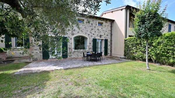 casa indipendente in vendita a Gavorrano