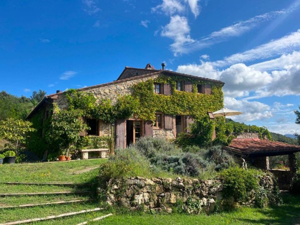 casa indipendente in vendita a Gavorrano in zona Giuncarico
