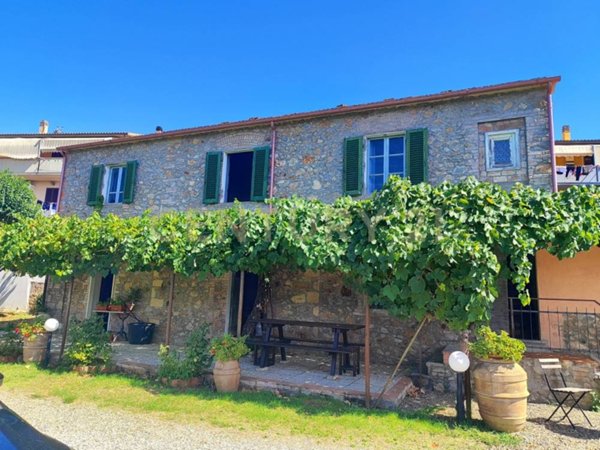 casa indipendente in vendita a Gavorrano in zona Filare