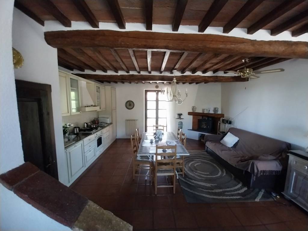 casa indipendente in vendita a Gavorrano in zona Ravi