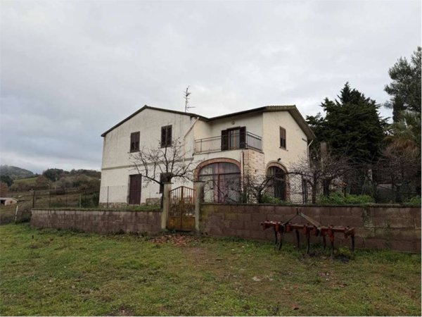casa indipendente in vendita a Gavorrano