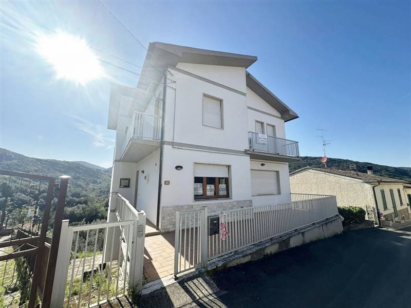 casa indipendente in vendita a Gavorrano in zona Caldana