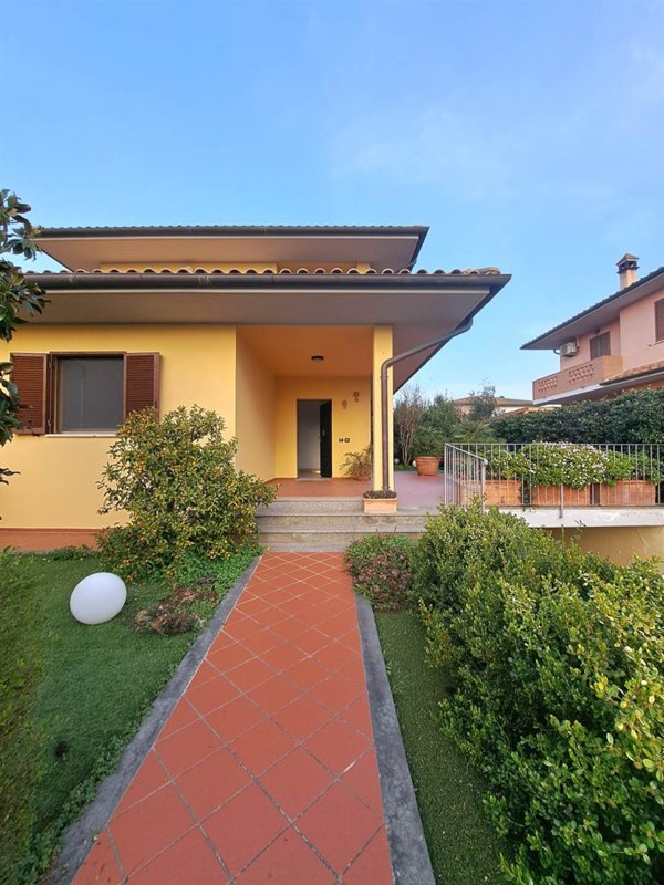 casa indipendente in vendita a Gavorrano in zona Bagno di Gavorrano