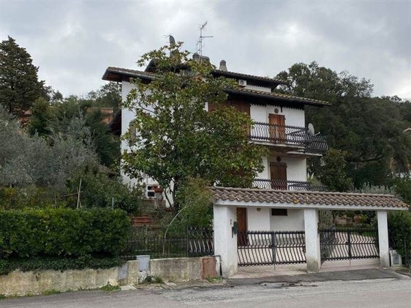 casa indipendente in vendita a Gavorrano in zona Bagno di Gavorrano