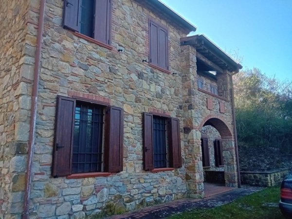 casa indipendente in vendita a Gavorrano in zona Ravi