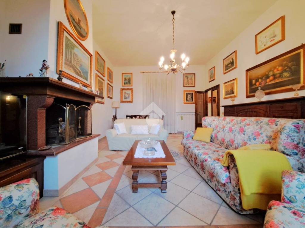 casa indipendente in vendita a Gavorrano