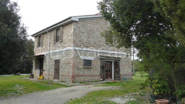 casa indipendente in vendita a Gavorrano
