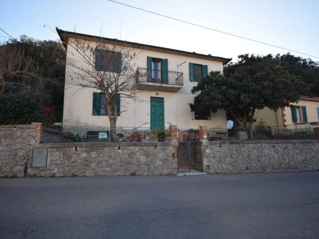 casa indipendente in vendita a Gavorrano