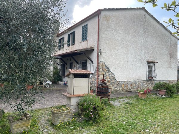 casa indipendente in vendita a Gavorrano
