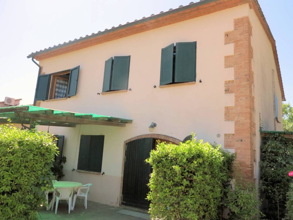 casa indipendente in vendita a Gavorrano in zona Ravi