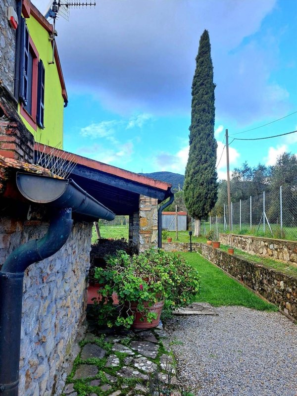 casale in vendita a Gavorrano in zona Ravi