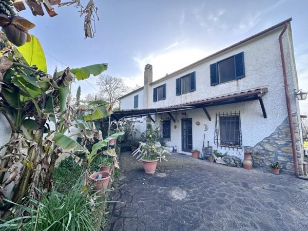 casa indipendente in vendita a Gavorrano in zona Bagno di Gavorrano