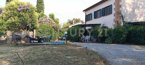 casa indipendente in vendita a Gavorrano