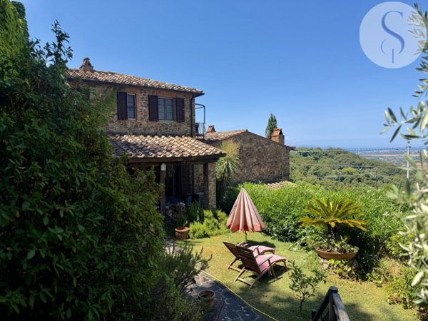 casa indipendente in vendita a Gavorrano