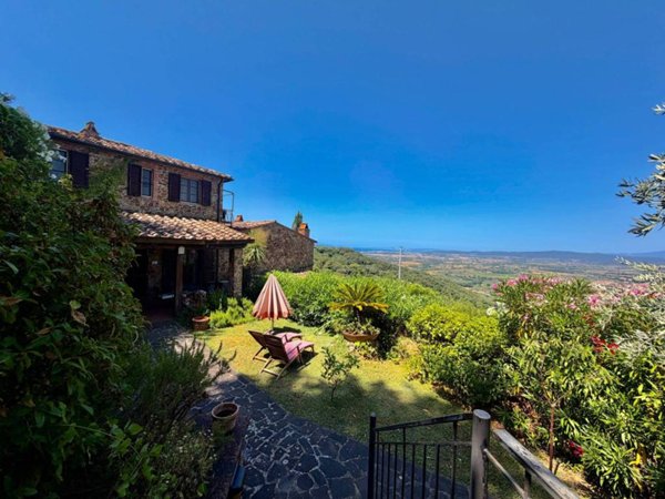 casa indipendente in vendita a Gavorrano in zona Caldana