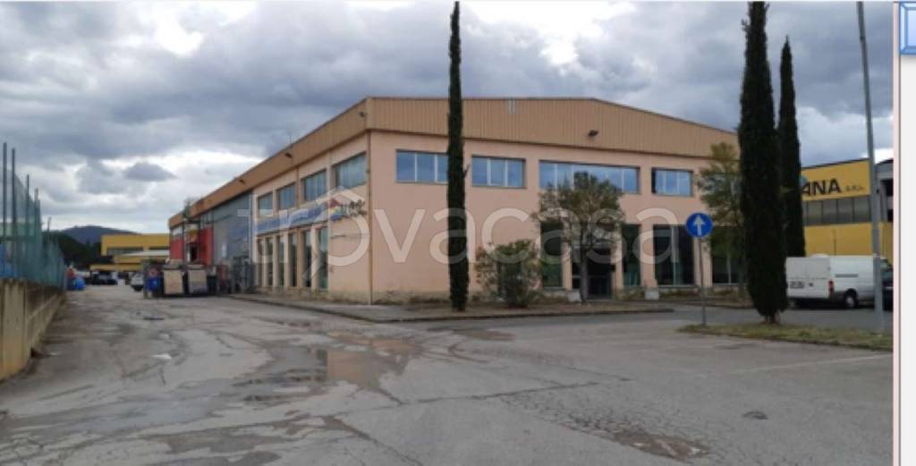 locale commerciale in vendita a Gavorrano