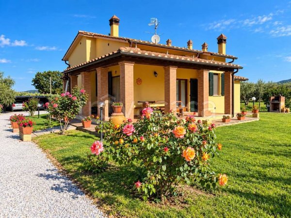 casa indipendente in vendita a Gavorrano