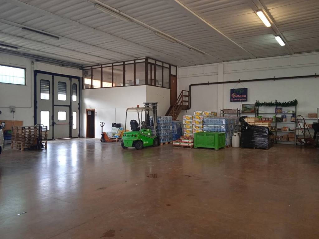 locale commerciale in vendita a Grosseto