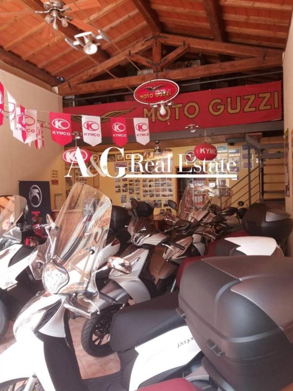 locale commerciale in vendita a Grosseto in zona Centro Città