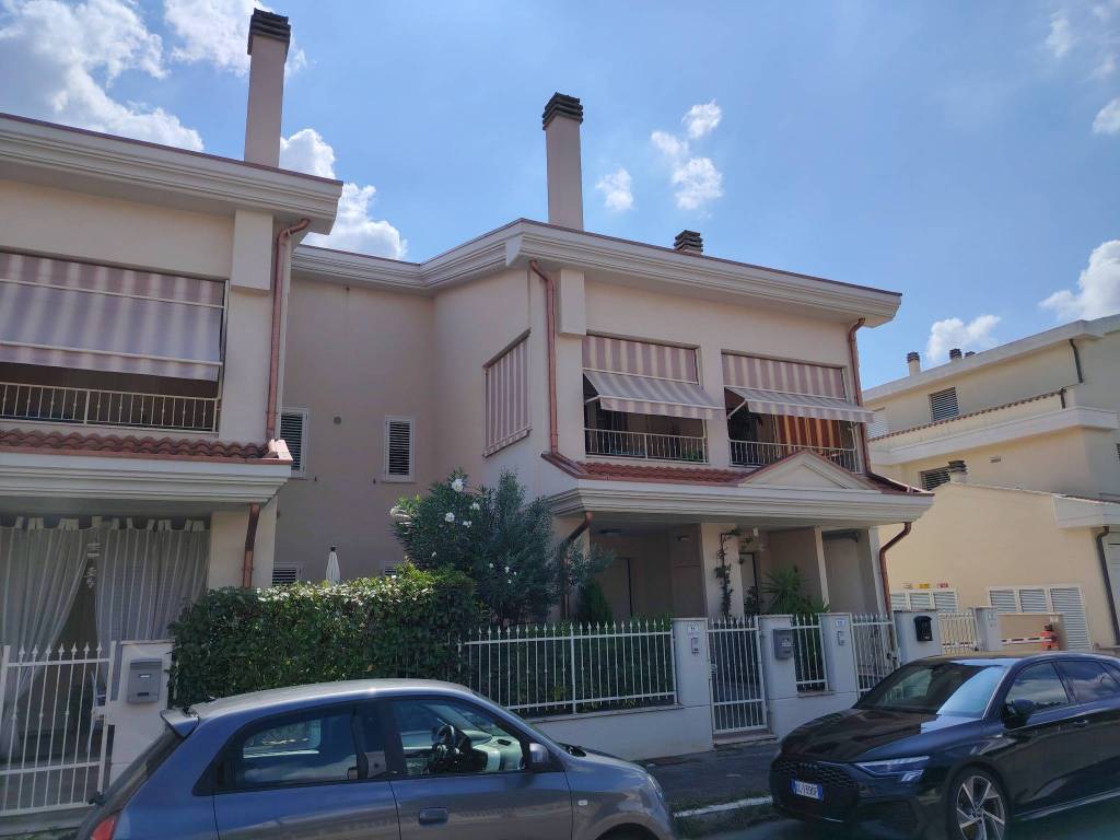 casa indipendente in vendita a Grosseto in zona Orcagna
