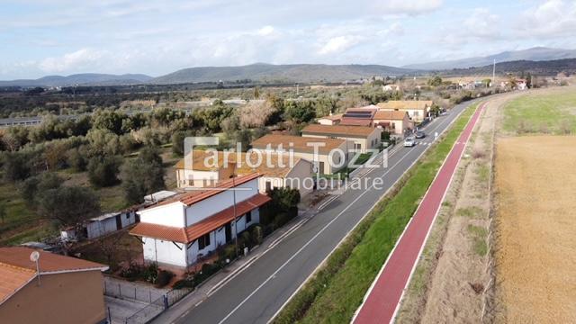 casa indipendente in vendita a Grosseto in zona Bagno Roselle