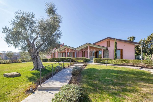 casa indipendente in vendita a Grosseto in zona Alberese