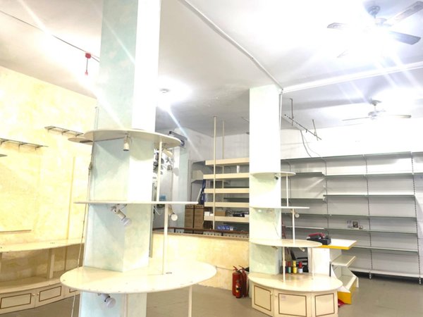 negozio in vendita a Grosseto in zona Centro Città