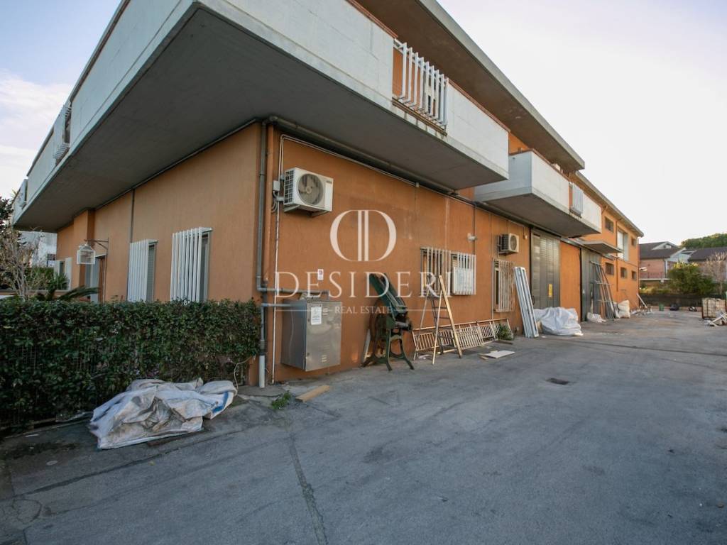 locale commerciale in vendita a Grosseto