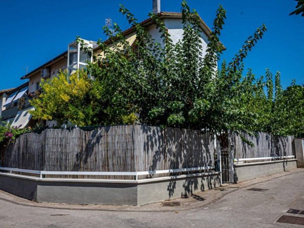 casa indipendente in vendita a Grosseto in zona Roselle
