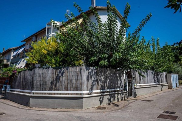 casa indipendente in vendita a Grosseto in zona Roselle