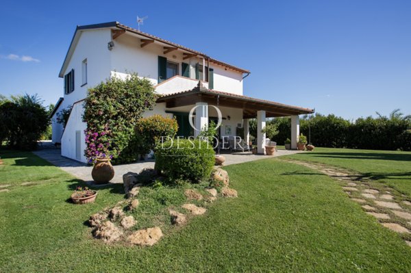 casa indipendente in vendita a Grosseto in zona San Vincenzo d'Elba