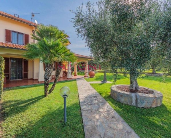 casa indipendente in vendita a Grosseto in zona Santa Maria di Rispescia