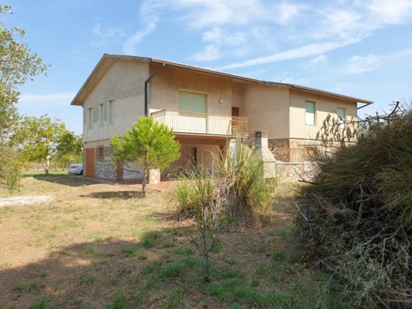 casa indipendente in vendita a Grosseto in zona Santa Maria di Rispescia