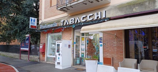 locale commerciale in vendita a Grosseto