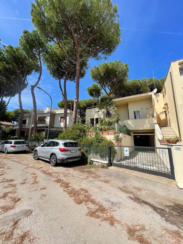 casa indipendente in vendita a Grosseto in zona Marina di Grosseto
