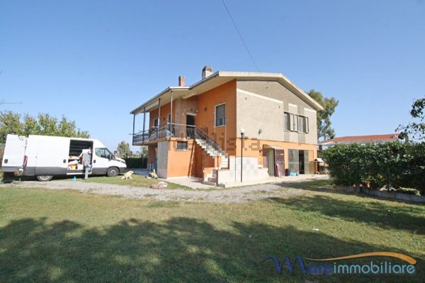 esavano in vendita a Grosseto in zona Principina a Terra