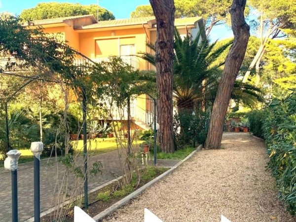 casa indipendente in vendita a Grosseto in zona Principina a Mare