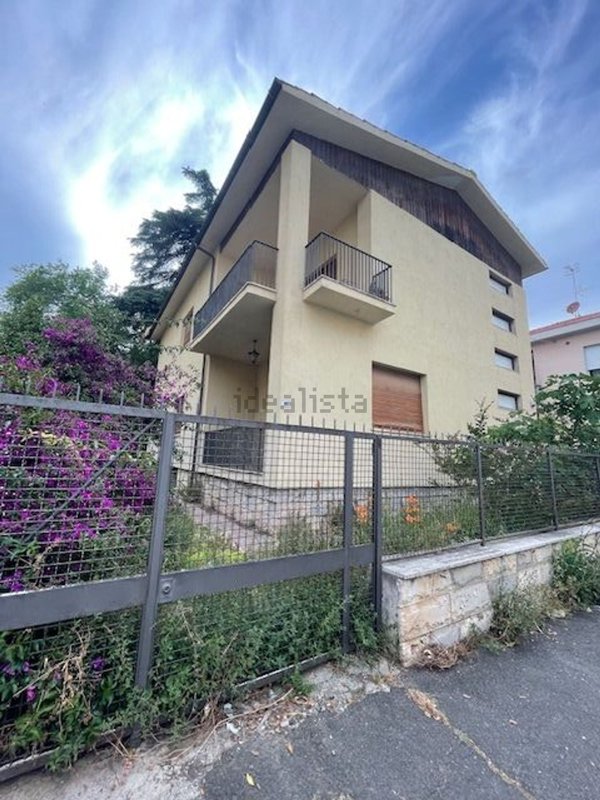 casa indipendente in vendita a Grosseto in zona Stadio