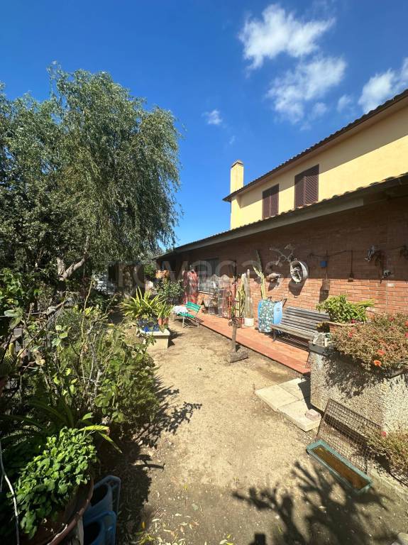 casa indipendente in vendita a Grosseto in zona Alberese