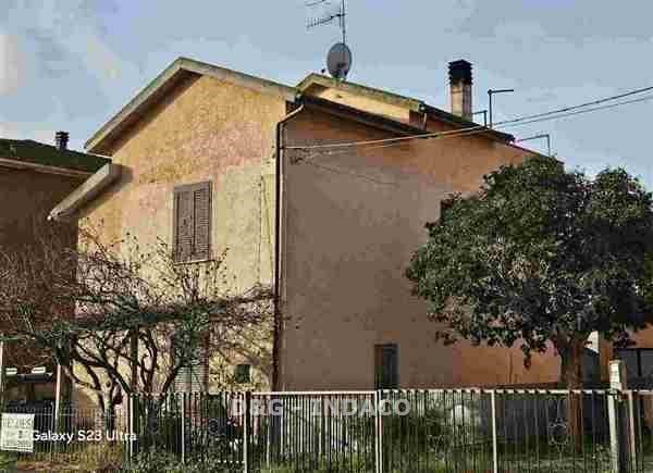 casa indipendente in vendita a Grosseto in zona Bagno Roselle