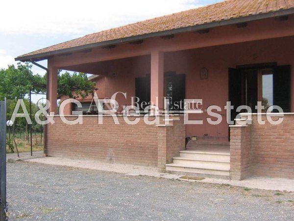 casa indipendente in vendita a Grosseto in zona Principina a Terra